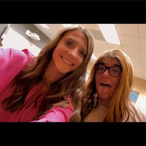 Meet your Posher, Holly